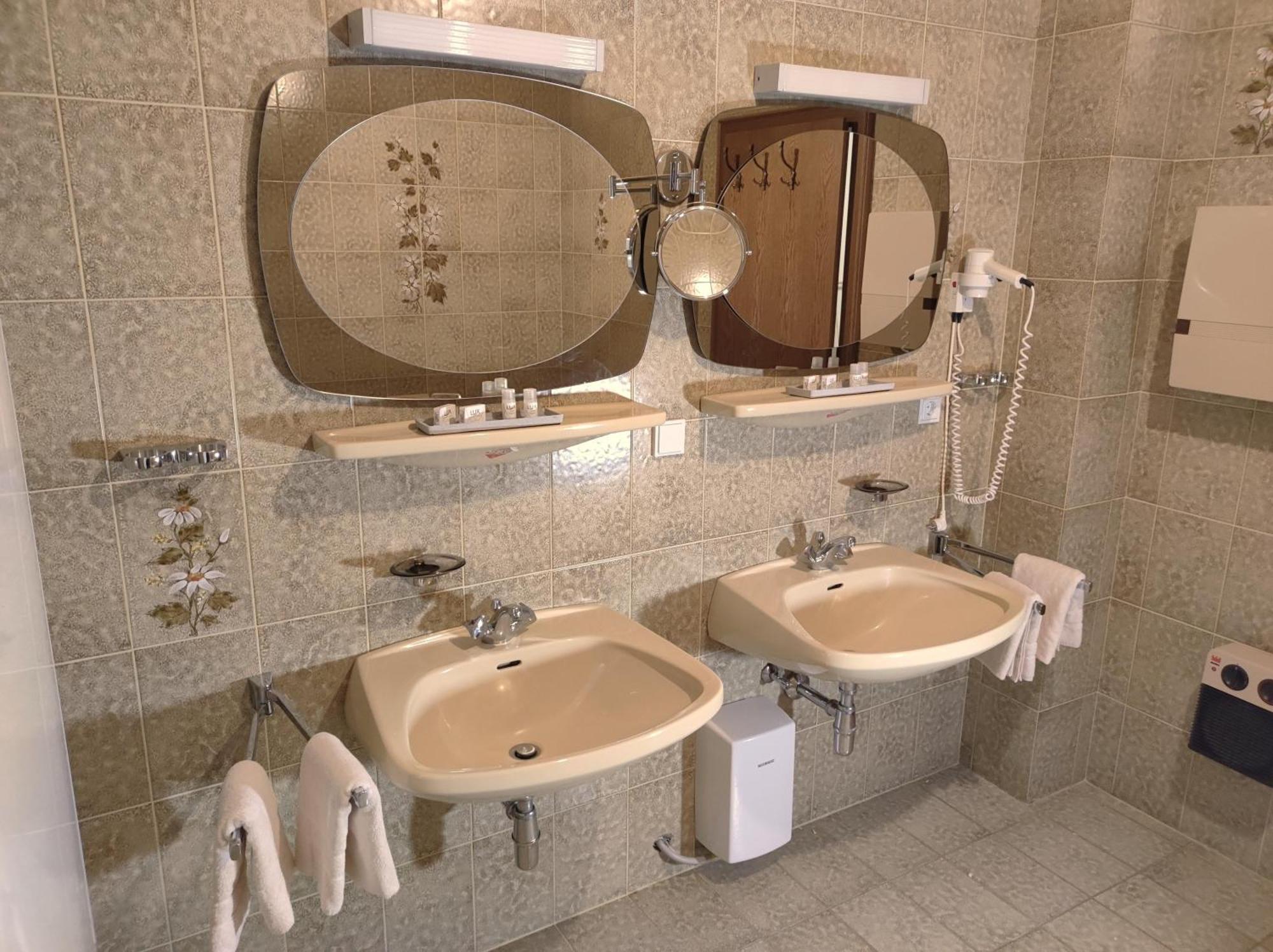 Amadee Appartements บาด ไคลน์เคิร์ชไฮม์ ภายนอก รูปภาพ